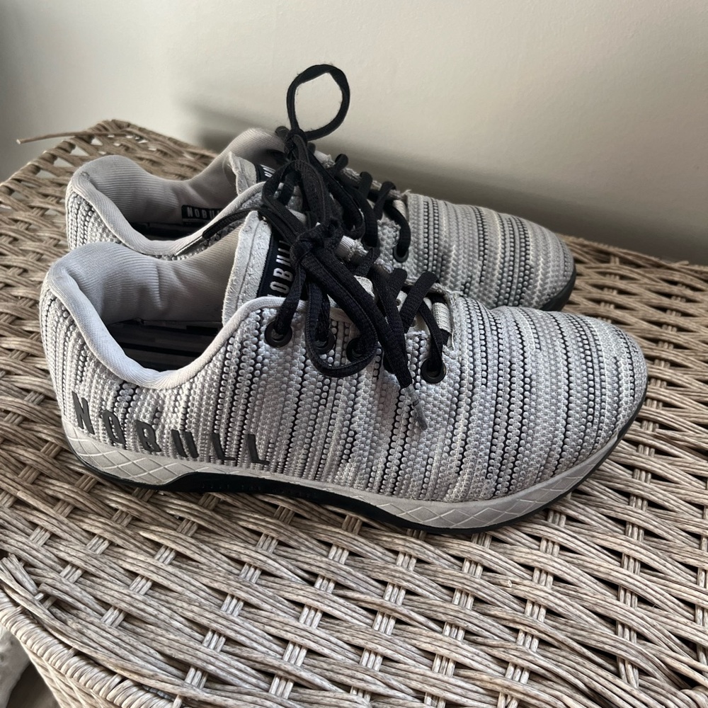 Nobull size 8 shoes